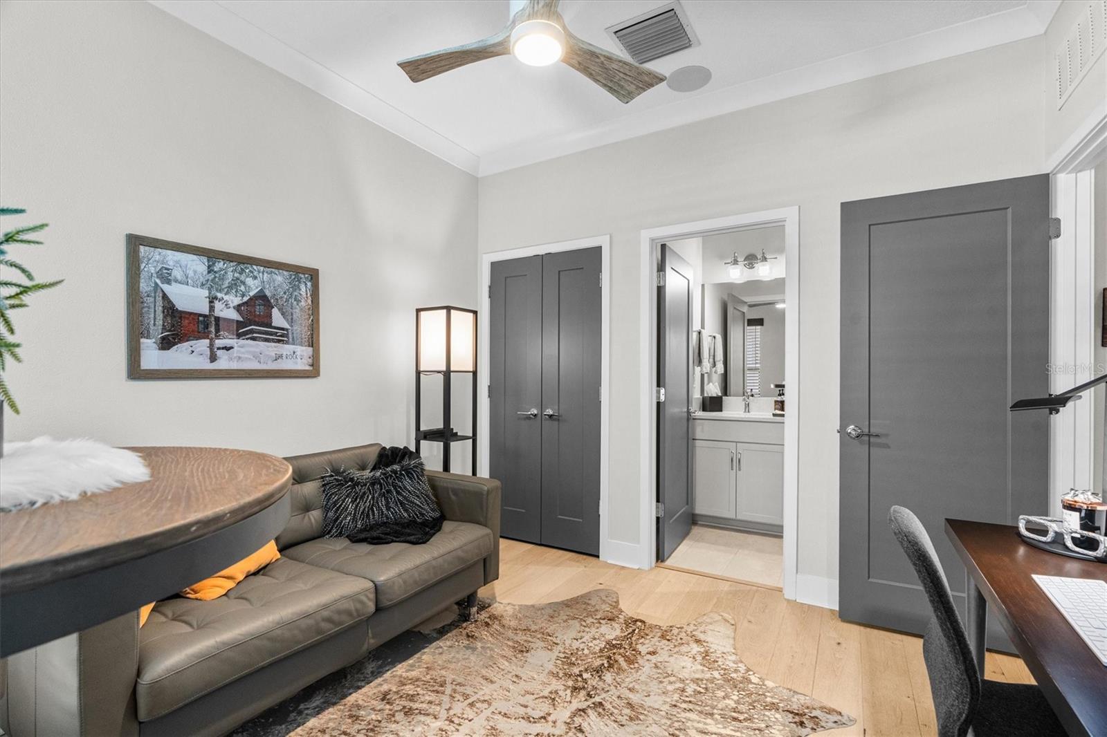 HIGHLAND TWNHMS - Residential