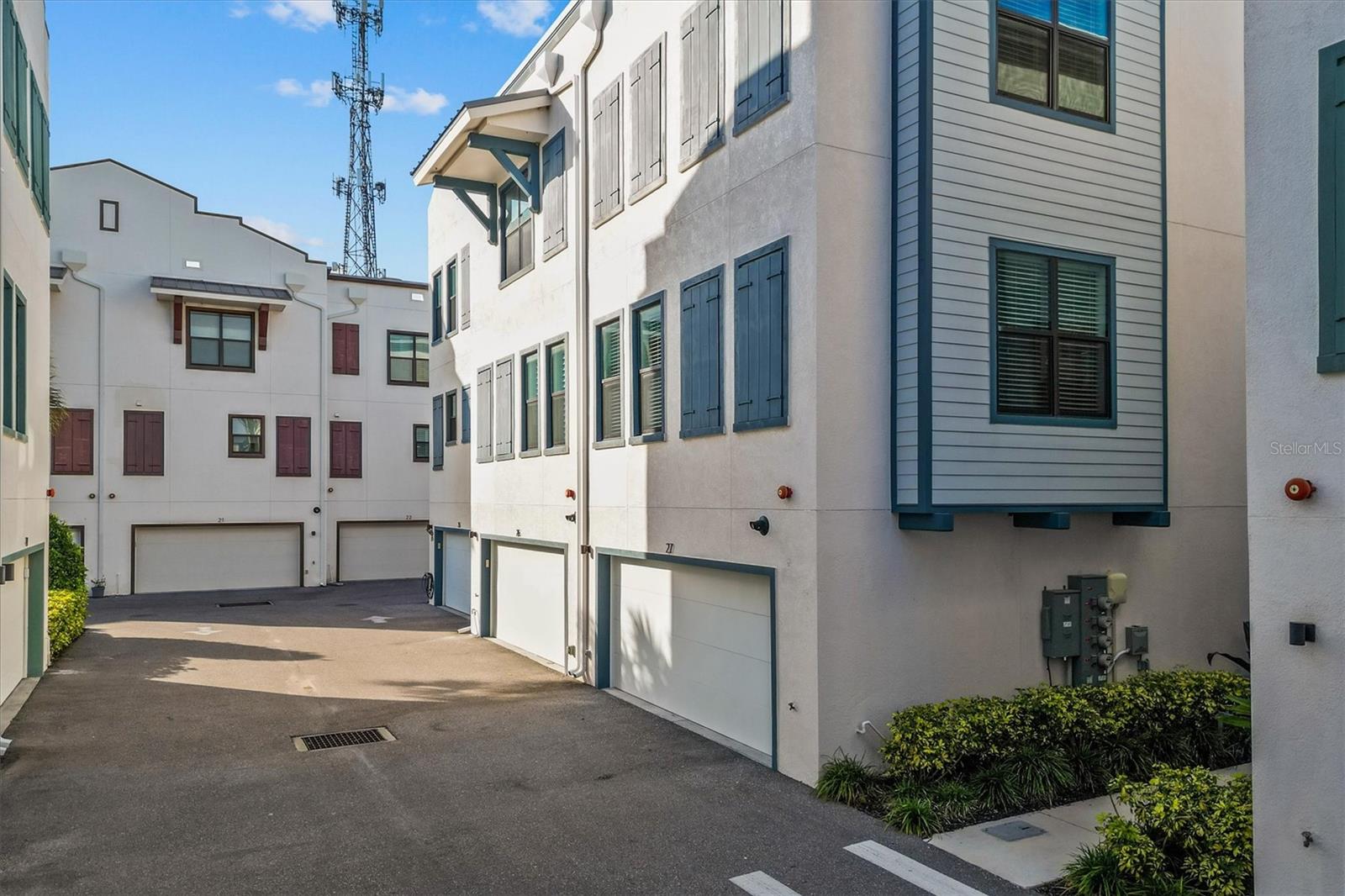 HIGHLAND TWNHMS - Residential