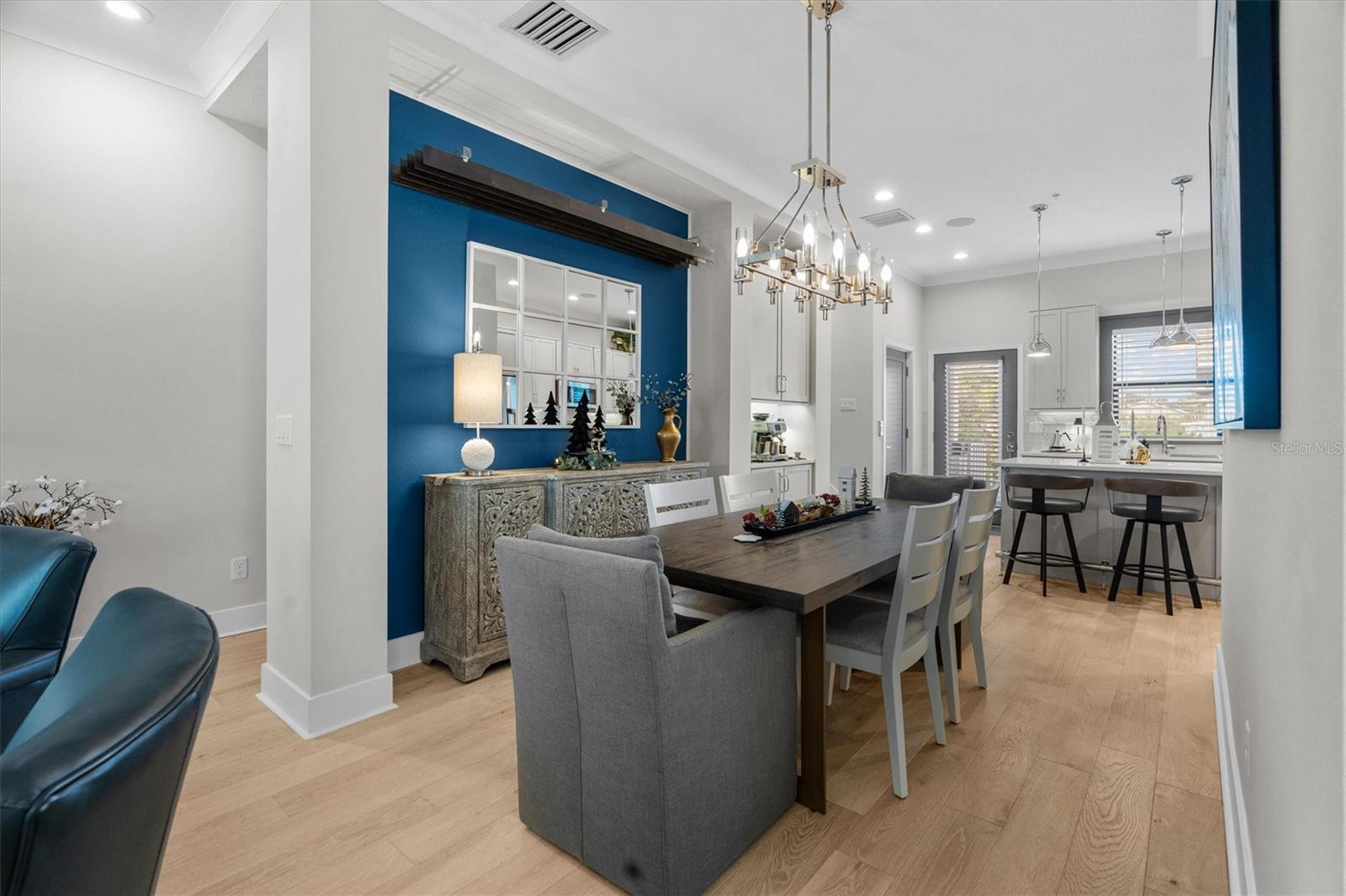 HIGHLAND TWNHMS - Residential