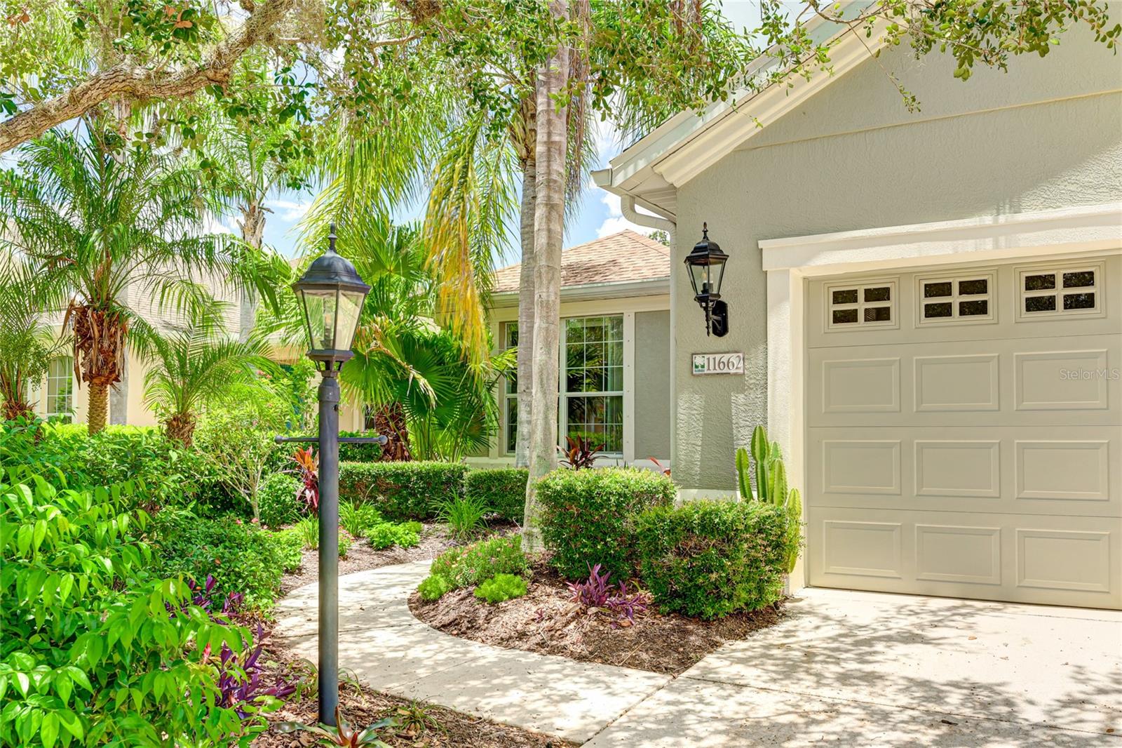 11662 OLD CYPRESS COVE