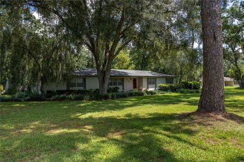 Photo of 7826 SW 36th Avenue, Gainesville, FL 32608 (MLS # GC533413)