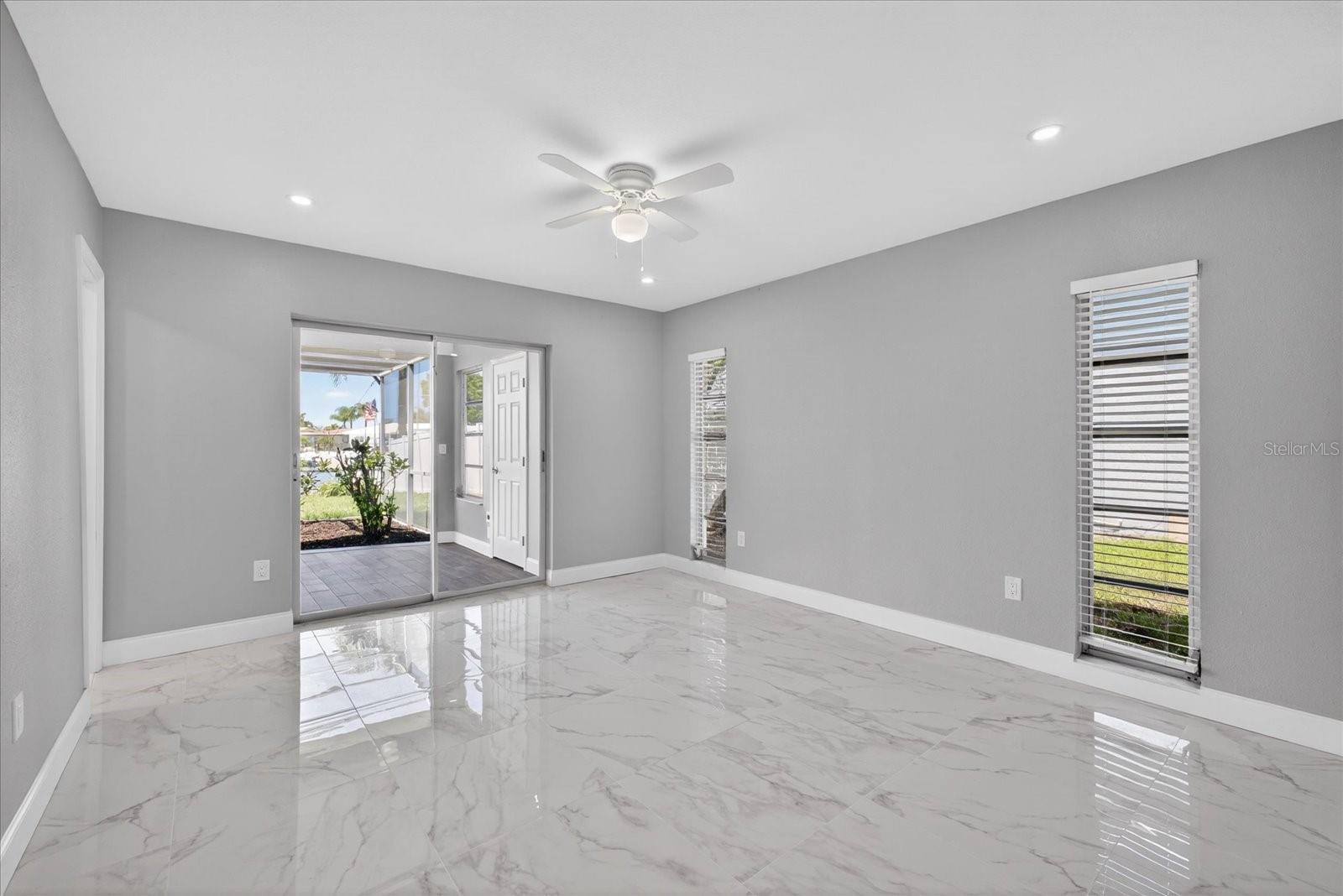 FLOR A MAR - Residential