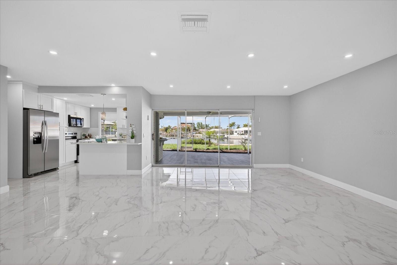FLOR A MAR - Residential