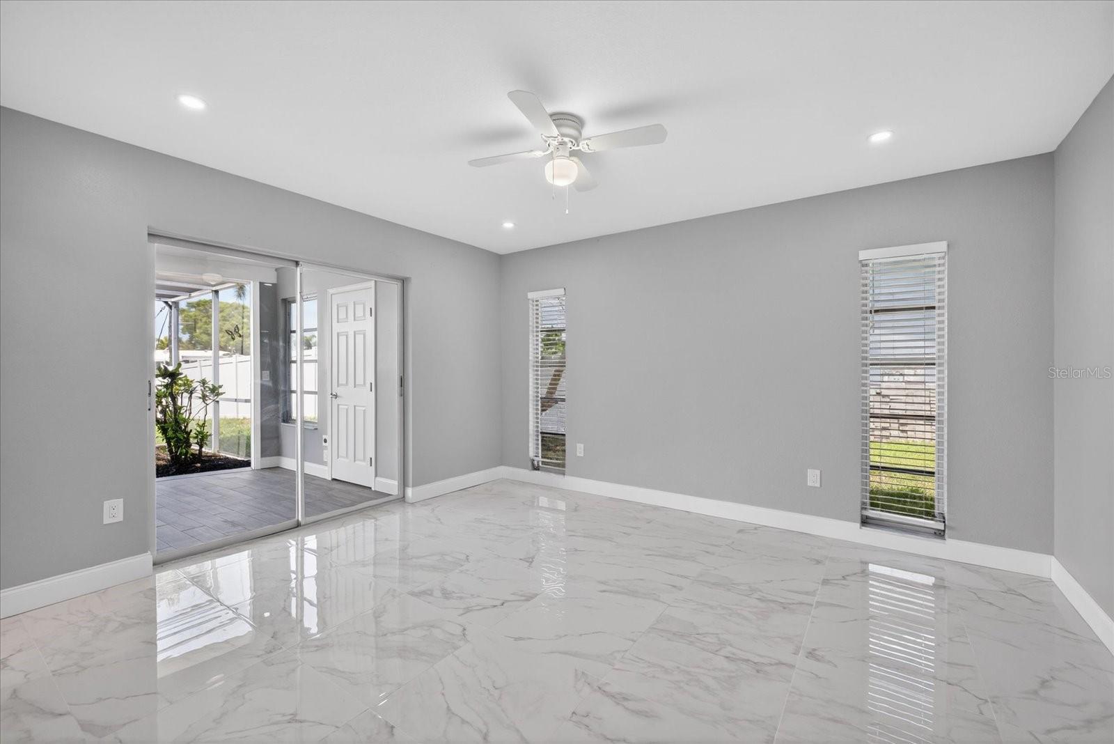 FLOR A MAR - Residential