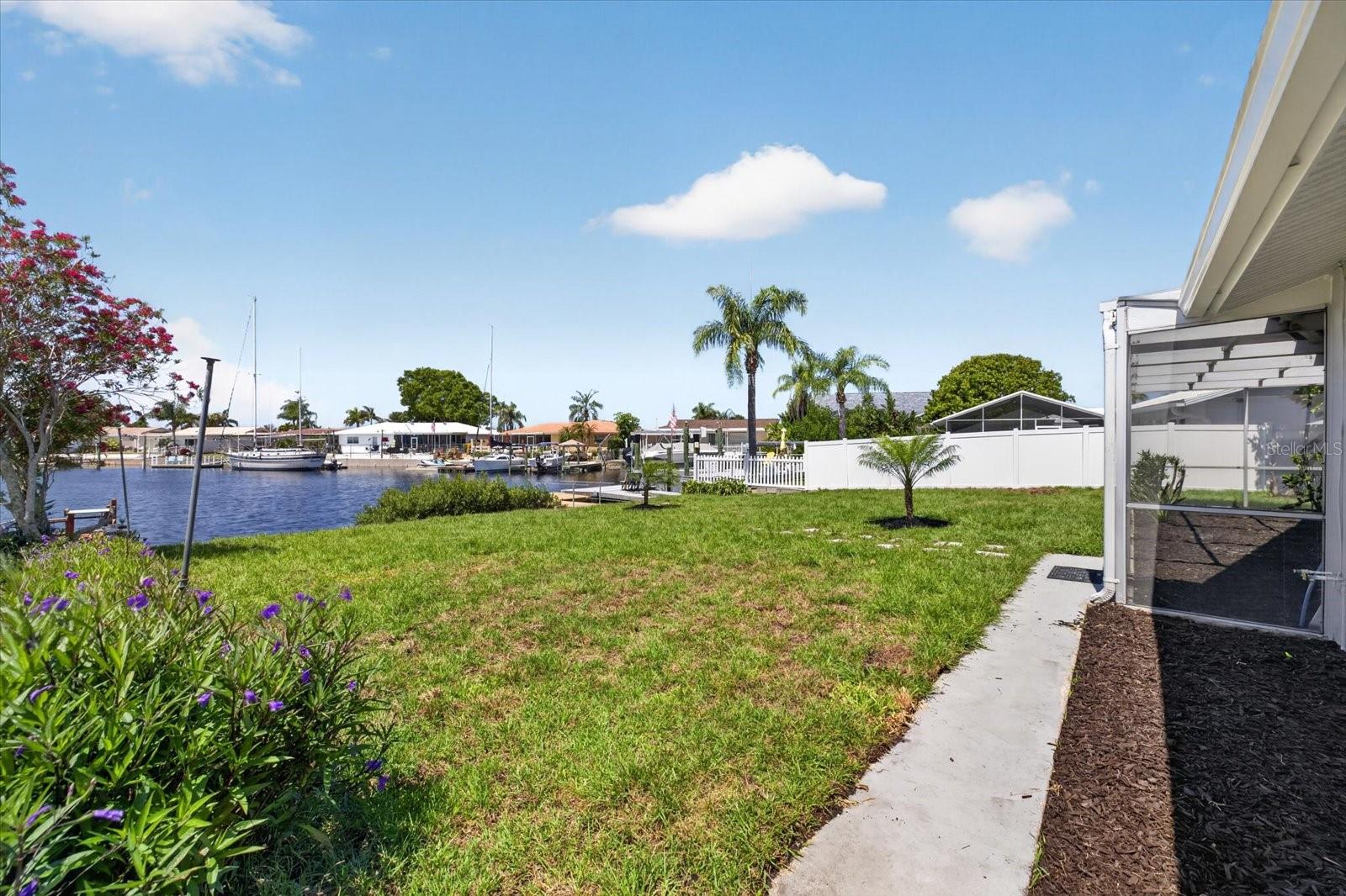 FLOR A MAR - Residential