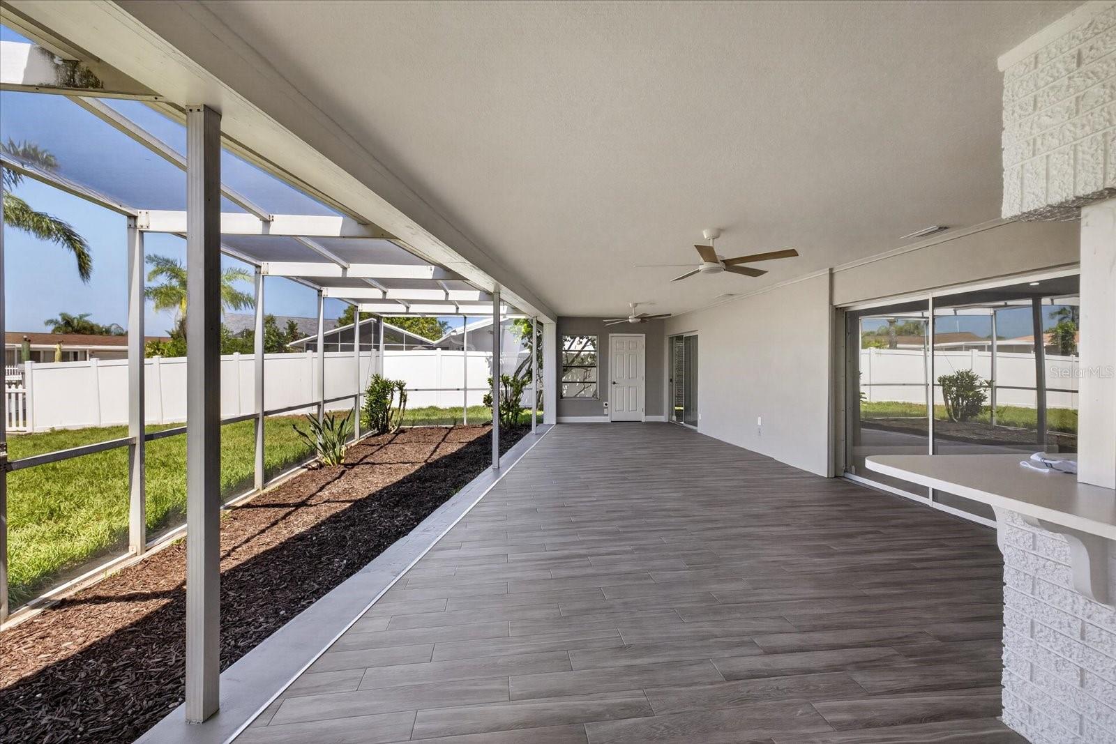 FLOR A MAR - Residential