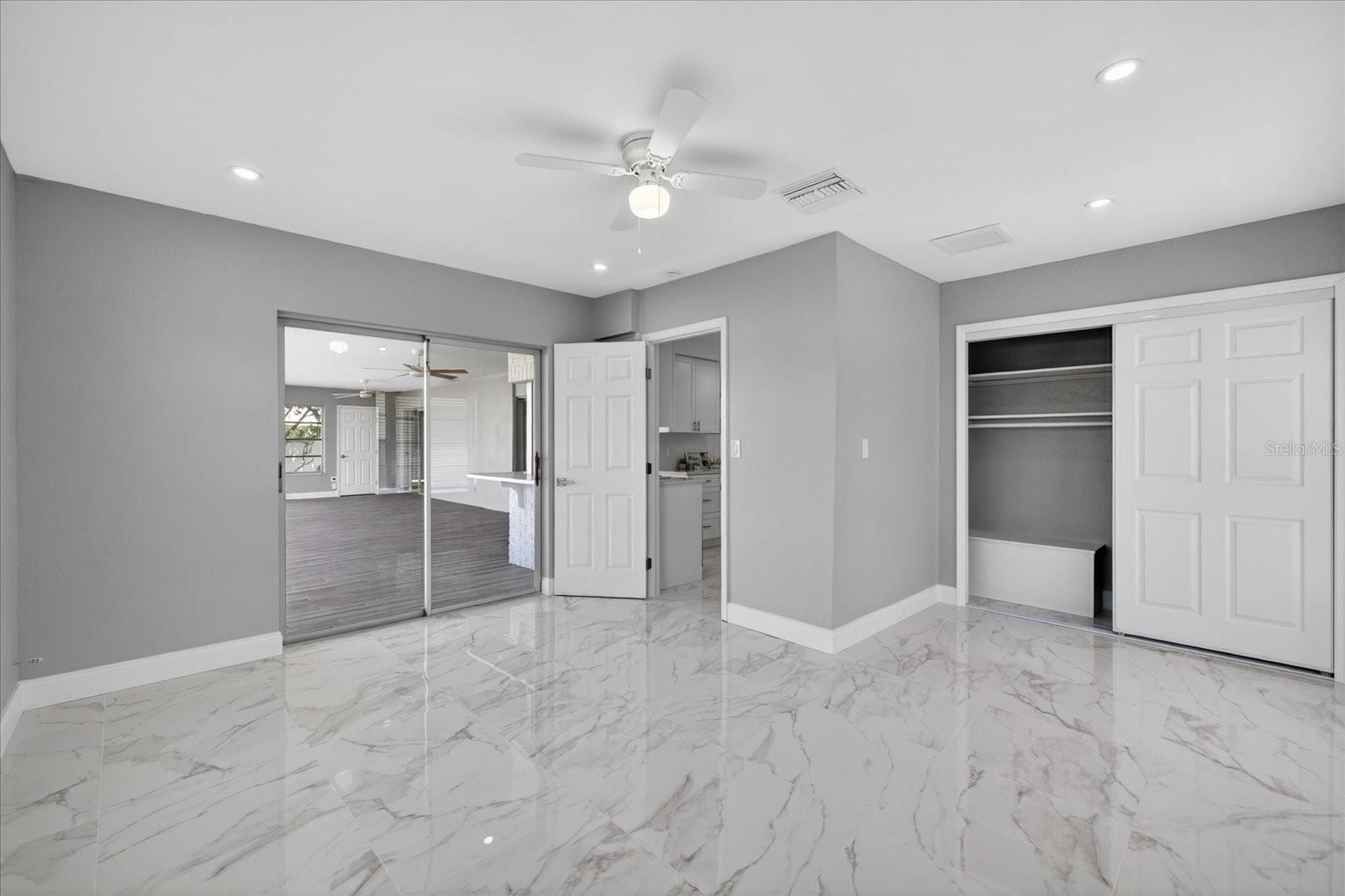 FLOR A MAR - Residential