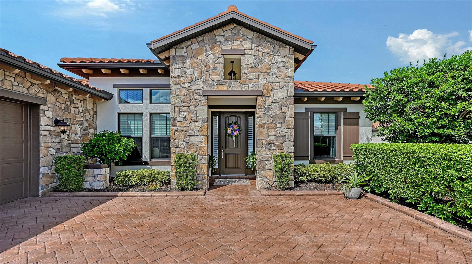 COUNTRY CLUB EAST AT LAKEWD RNCH VV2 - Residential