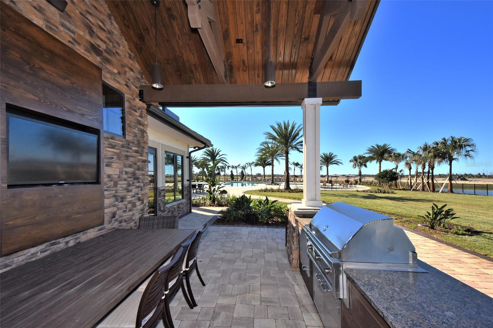 COUNTRY CLUB EAST AT LAKEWD RNCH VV2 - Residential