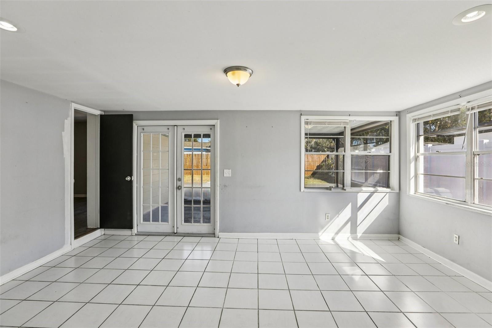 1809 W CRAWFORD STREET