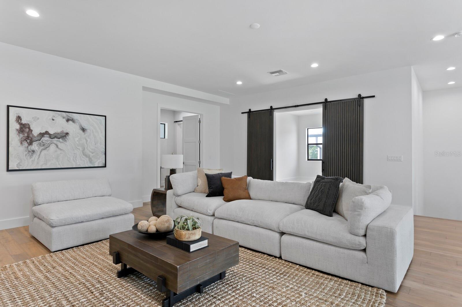 SUNSET PARK - Residential