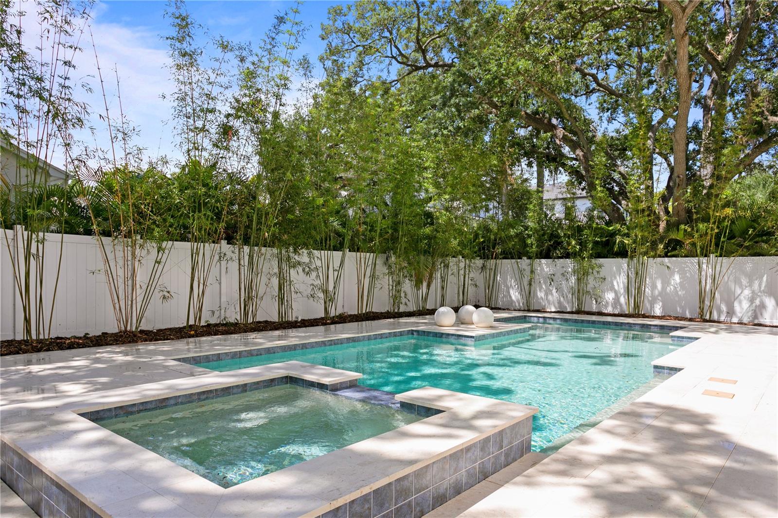 SUNSET PARK - Residential