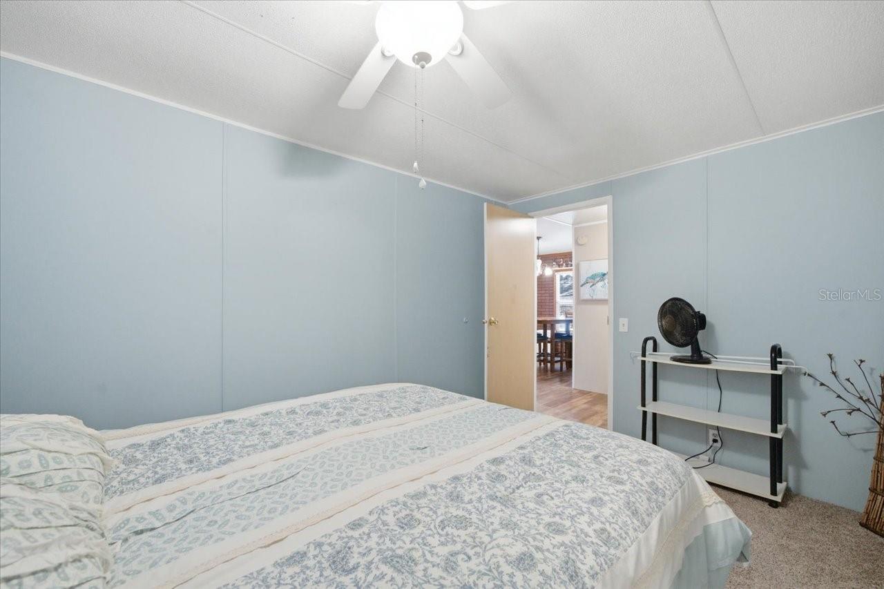 WEEKI WACHEE RIVER RETREATS - Residential Lease