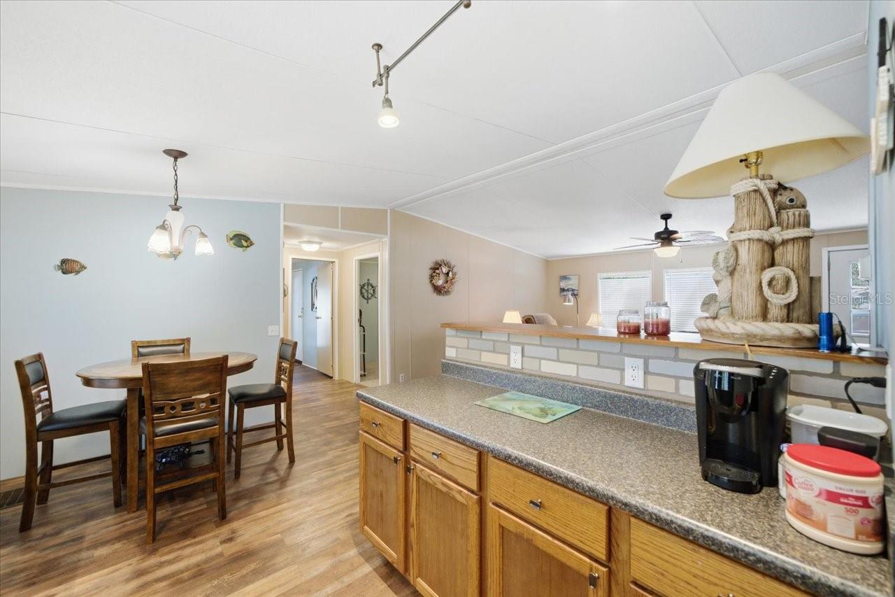 WEEKI WACHEE RIVER RETREATS - Residential Lease