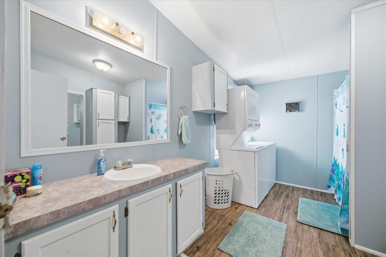 WEEKI WACHEE RIVER RETREATS - Residential Lease