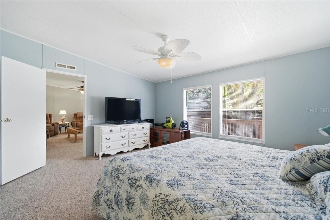 WEEKI WACHEE RIVER RETREATS - Residential Lease