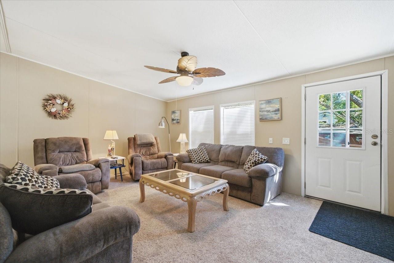 WEEKI WACHEE RIVER RETREATS - Residential Lease