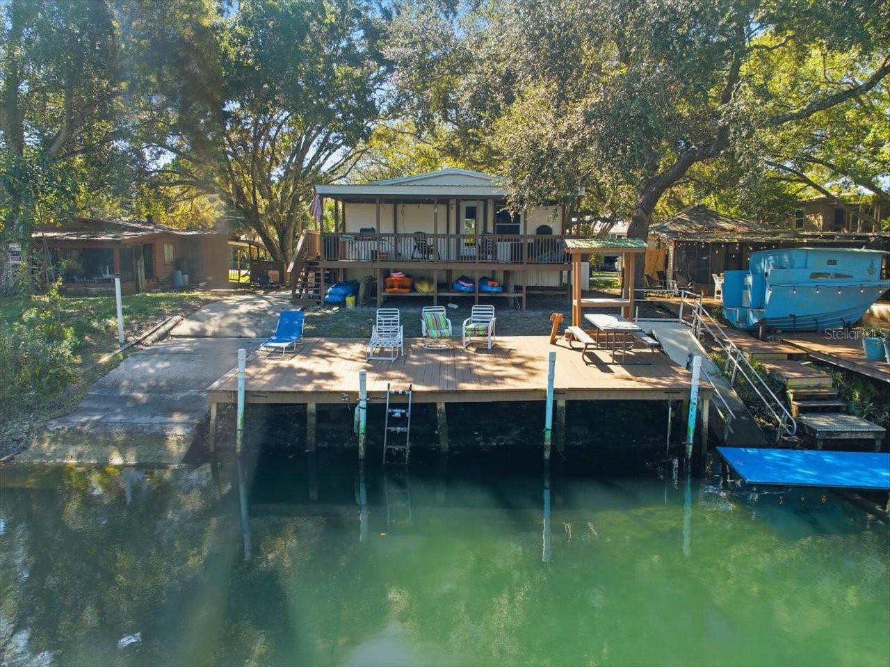 WEEKI WACHEE RIVER RETREATS - Residential Lease