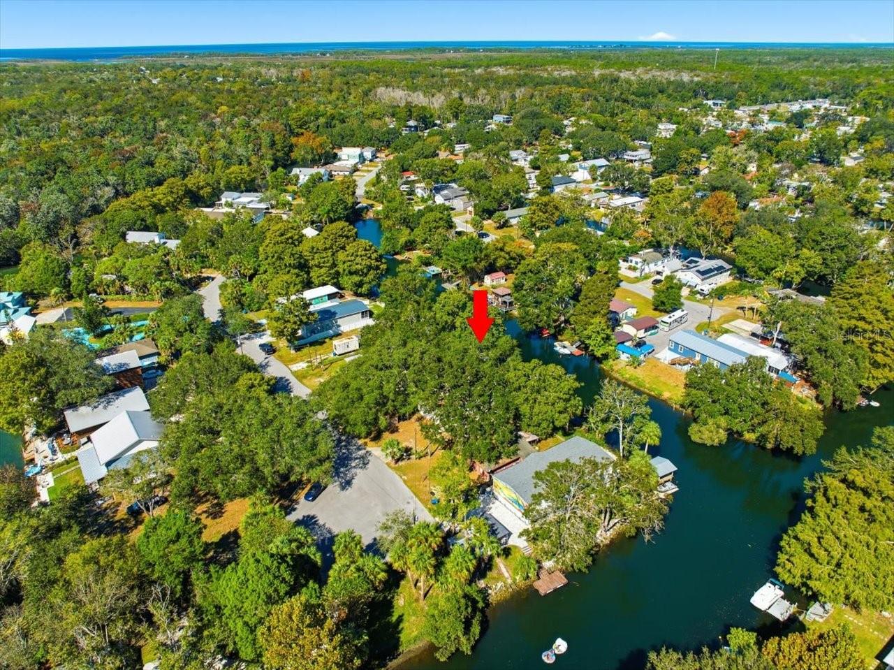 WEEKI WACHEE RIVER RETREATS - Residential Lease