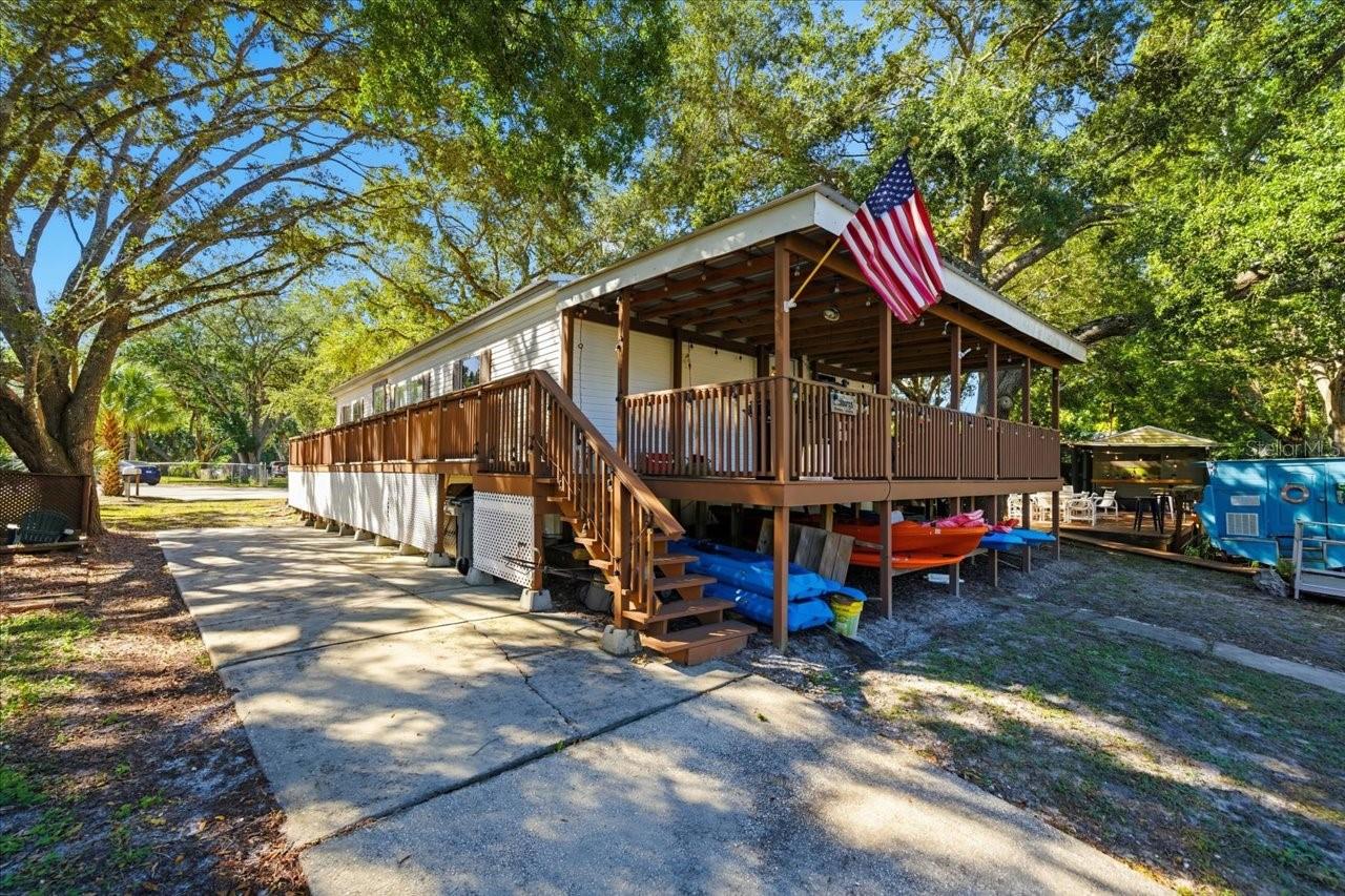 WEEKI WACHEE RIVER RETREATS - Residential Lease