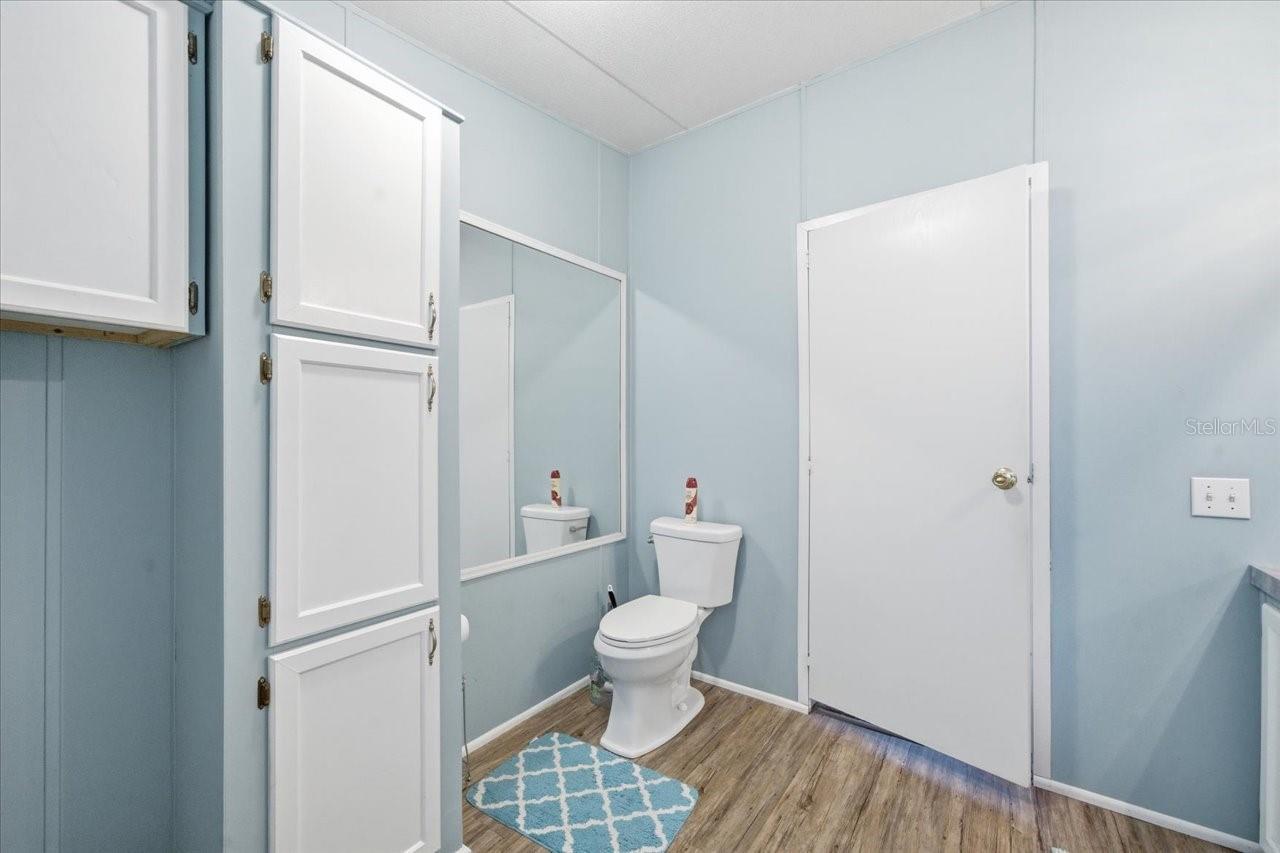 WEEKI WACHEE RIVER RETREATS - Residential Lease