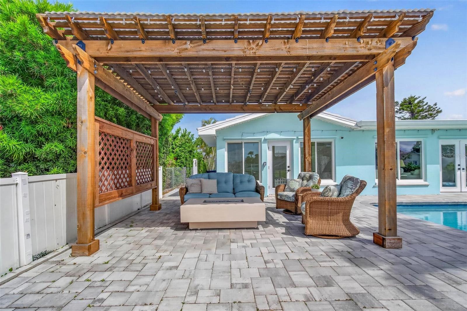 THREE PALMS POINT - Residential