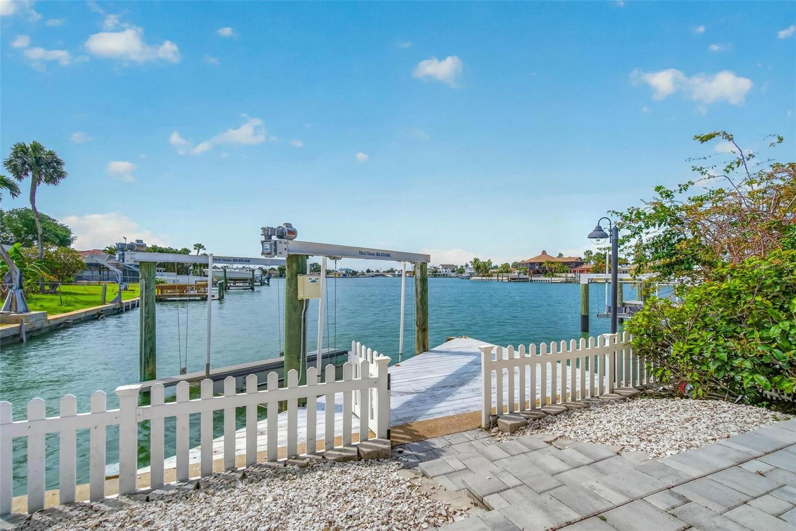THREE PALMS POINT - Residential
