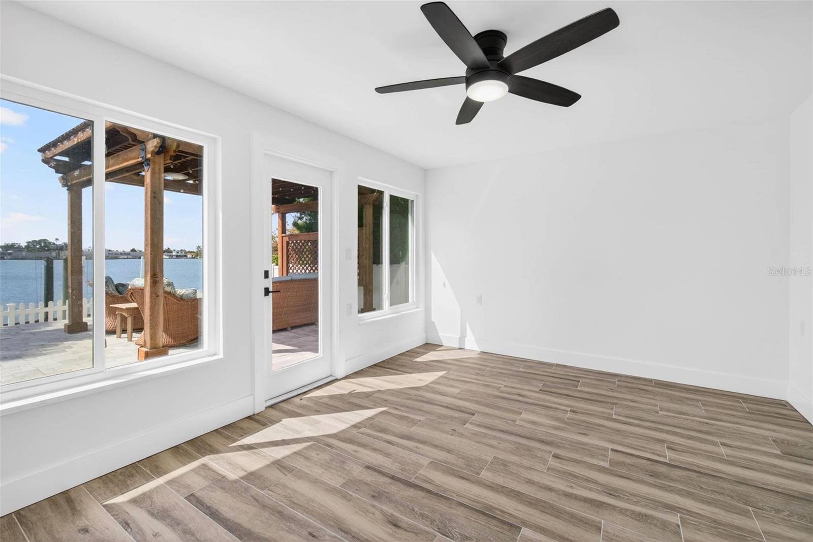 THREE PALMS POINT - Residential