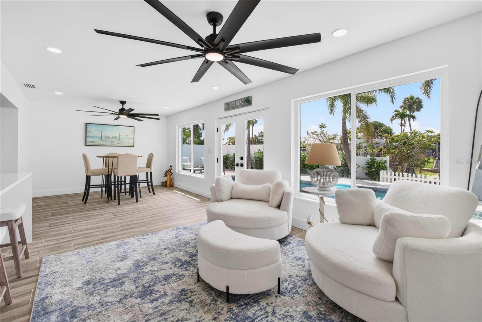 THREE PALMS POINT - Residential