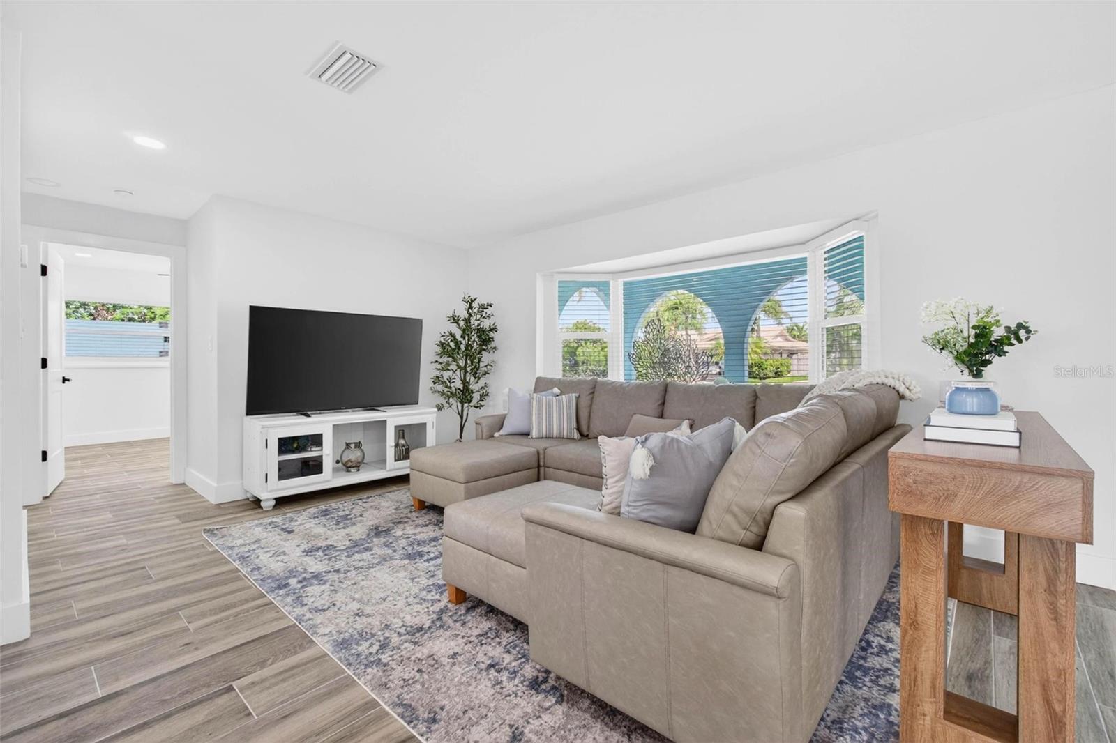 THREE PALMS POINT - Residential