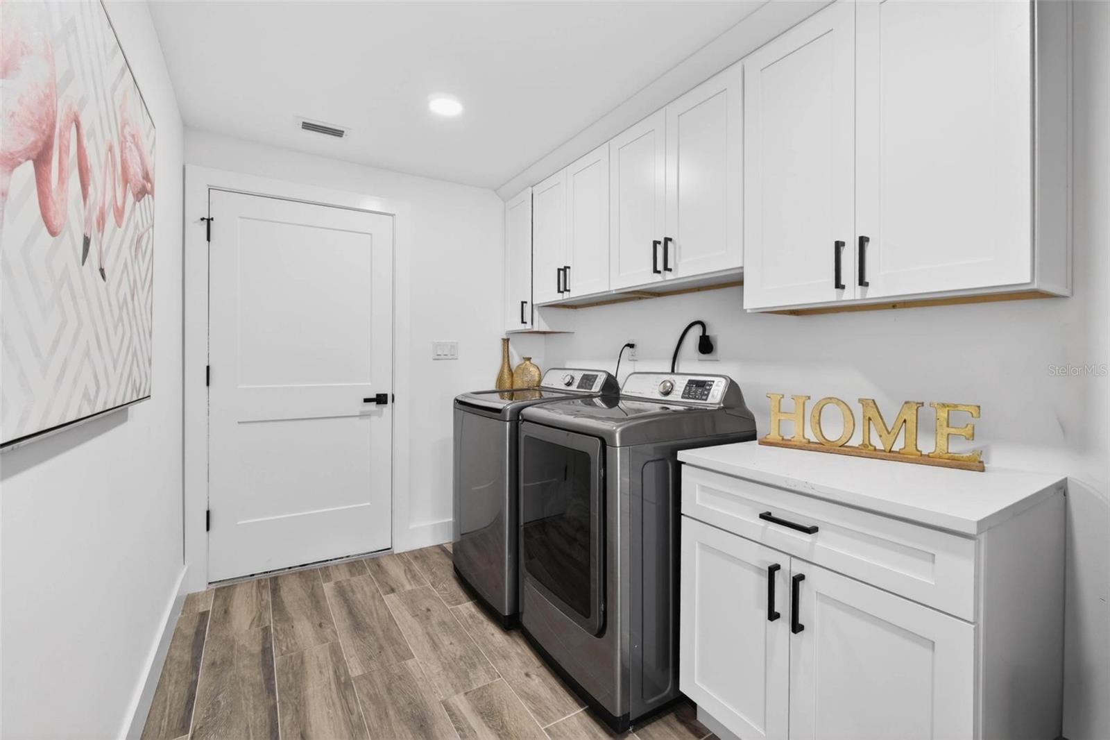 THREE PALMS POINT - Residential
