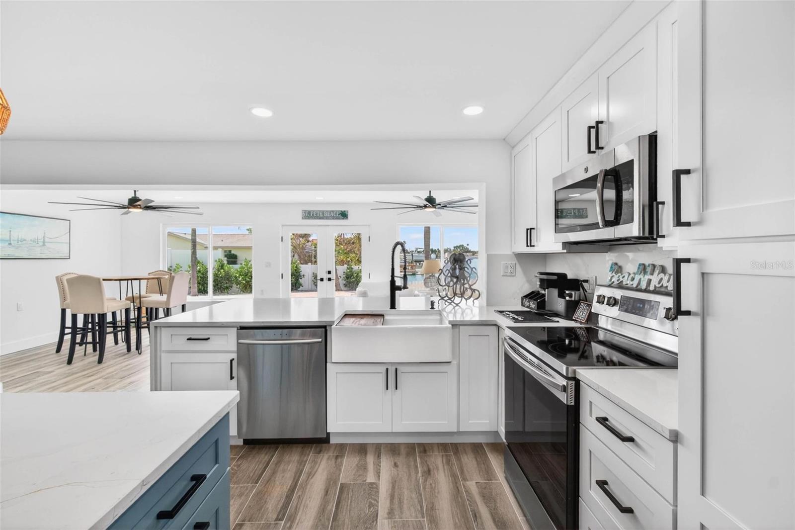 THREE PALMS POINT - Residential