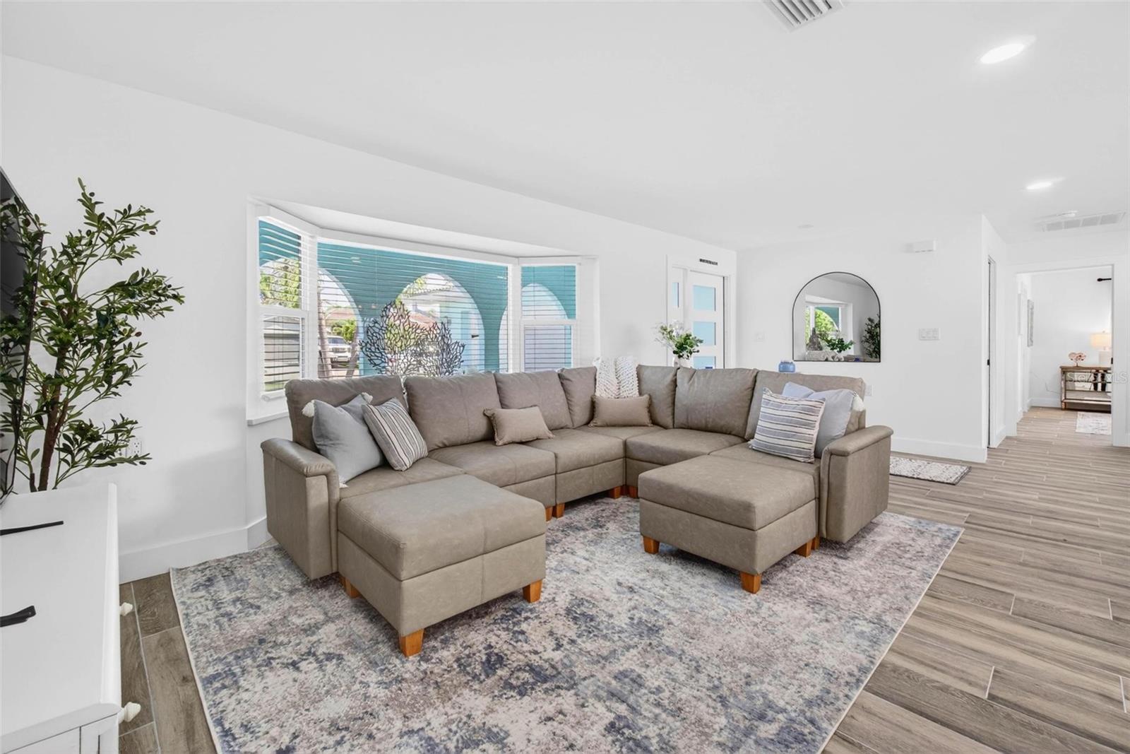 THREE PALMS POINT - Residential