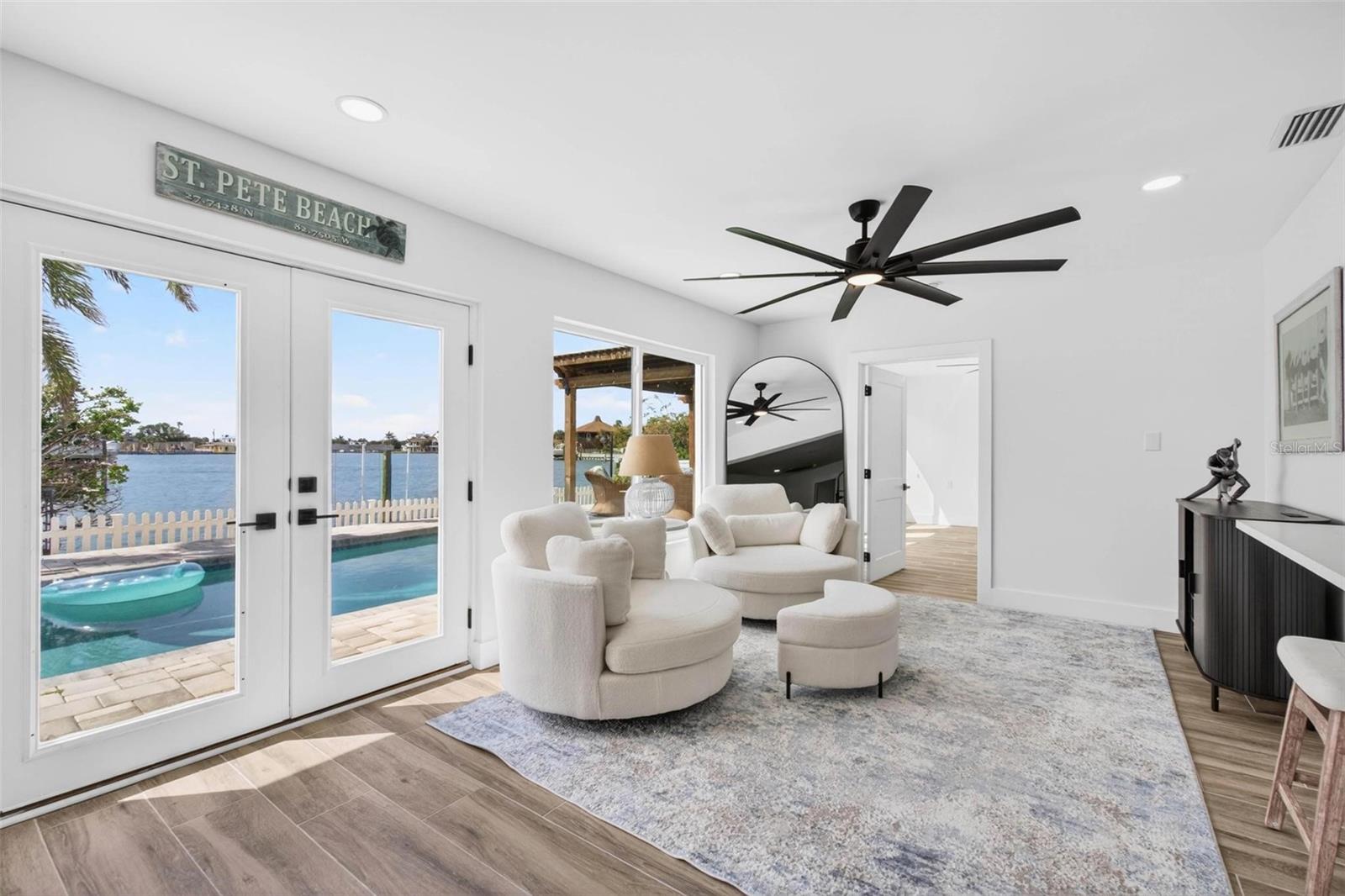 THREE PALMS POINT - Residential