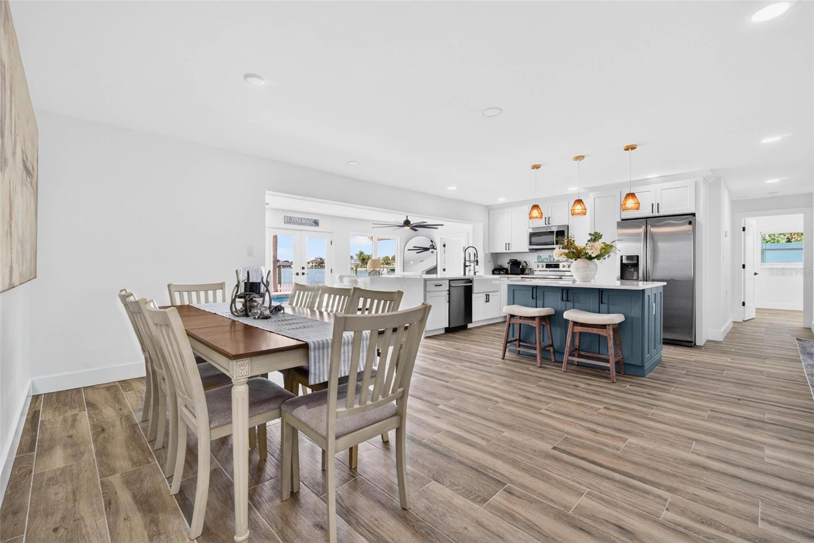 THREE PALMS POINT - Residential