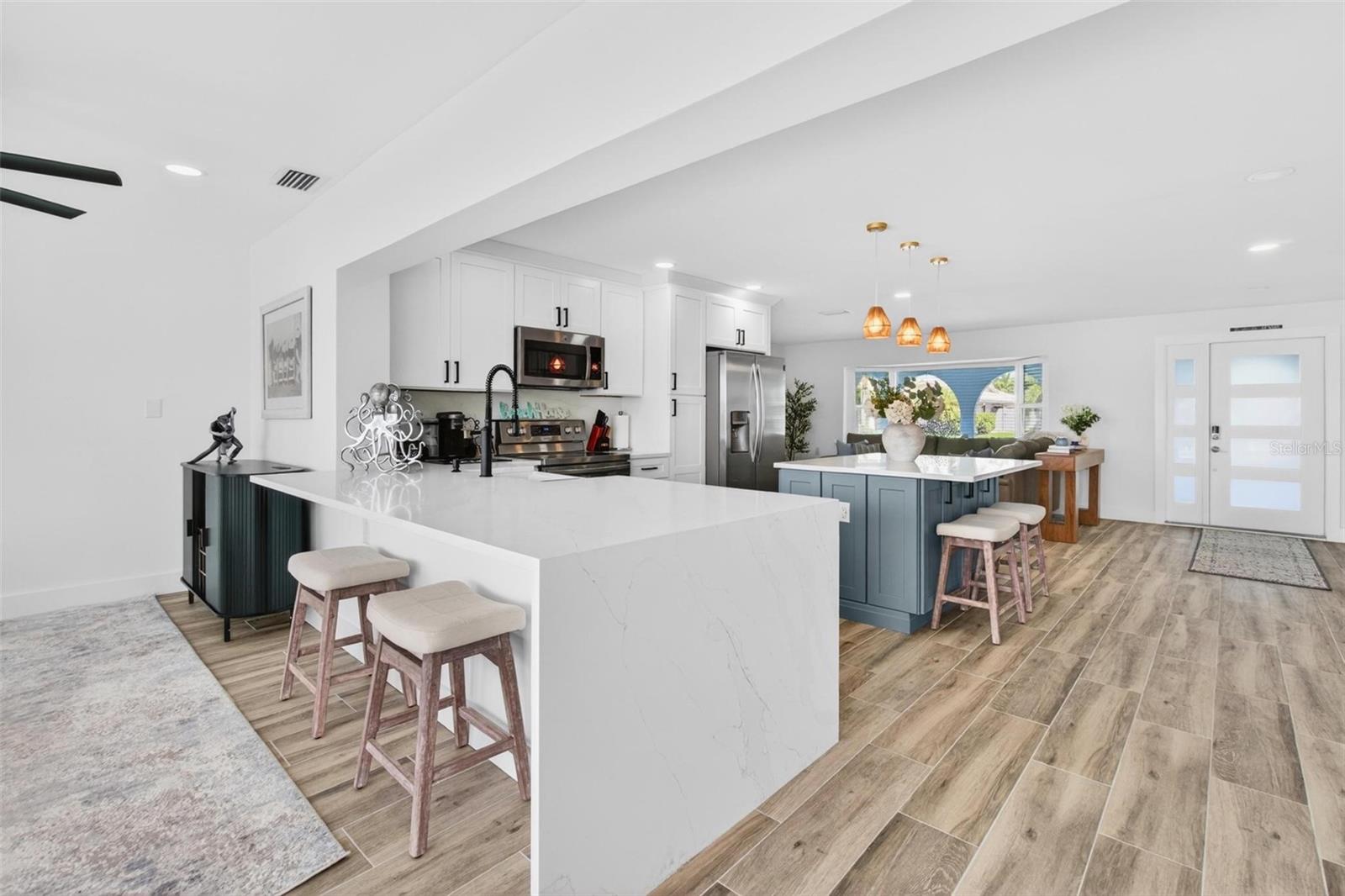 THREE PALMS POINT - Residential