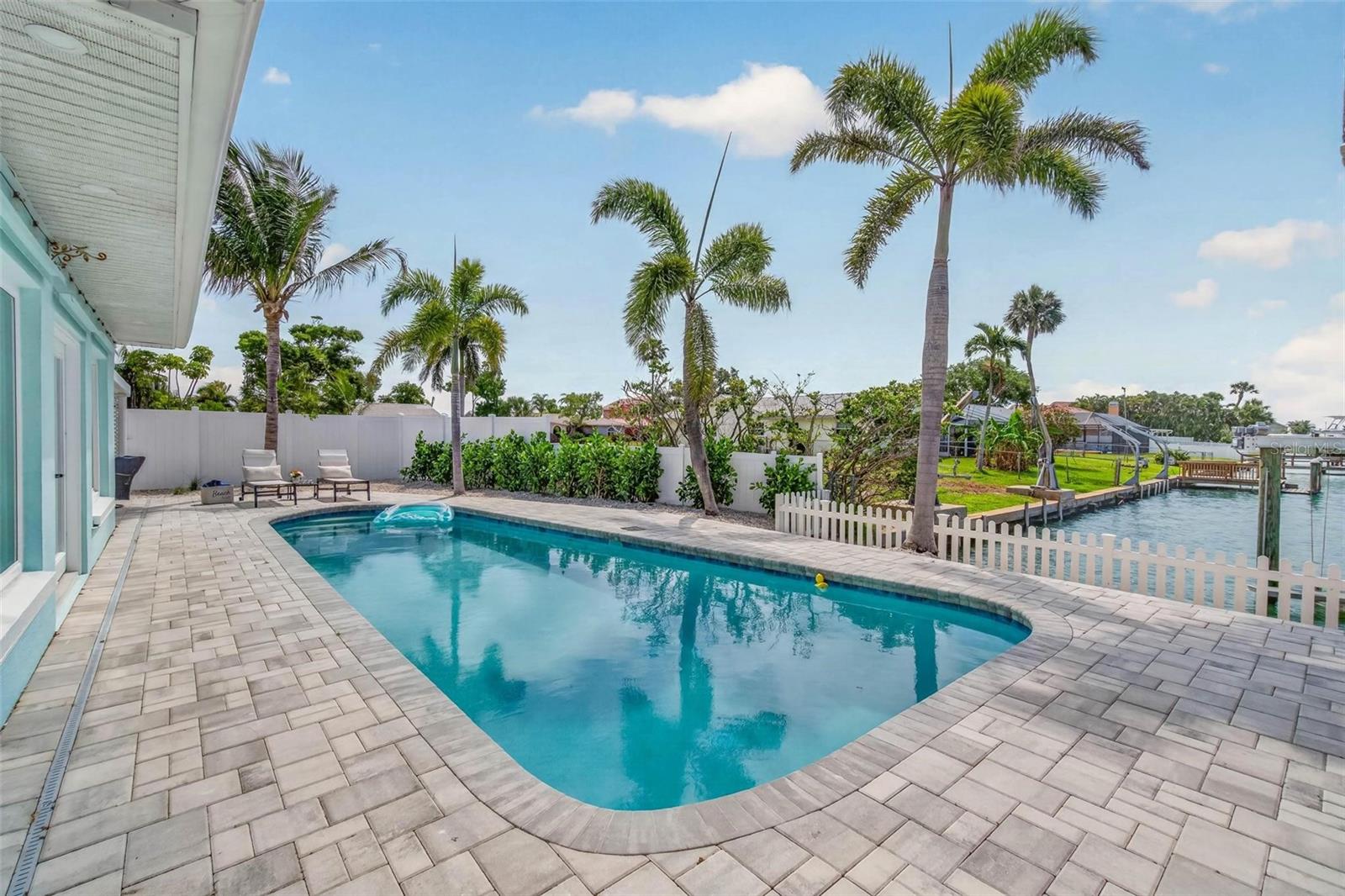 THREE PALMS POINT - Residential