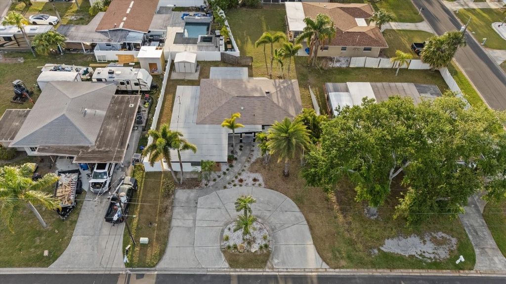 Photo of 504 Driftwood Drive E, Palm Harbor, FL 34683 (MLS # TB8464826)