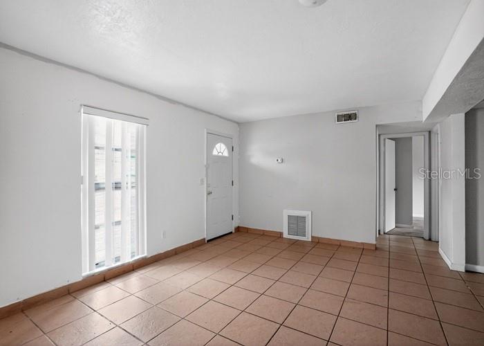 1668 W WAYCROSS CIRCLE