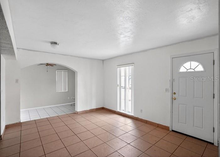 1668 W WAYCROSS CIRCLE