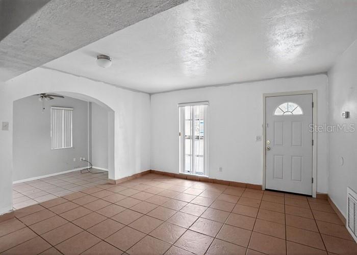 1668 W WAYCROSS CIRCLE