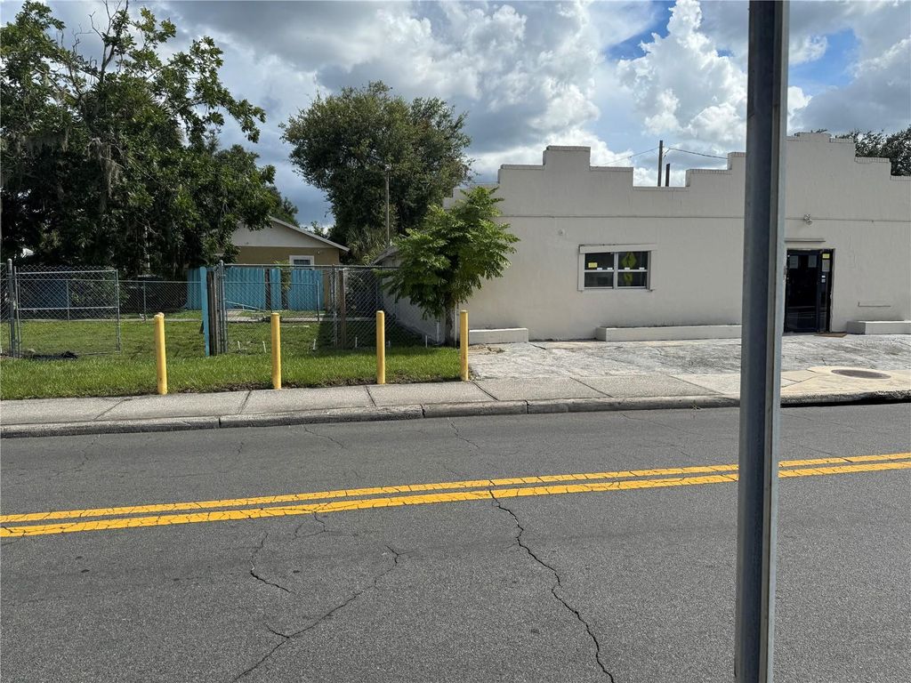 Photo of 618 W 5th Street, Lakeland, FL 33805 (MLS # L4955140)