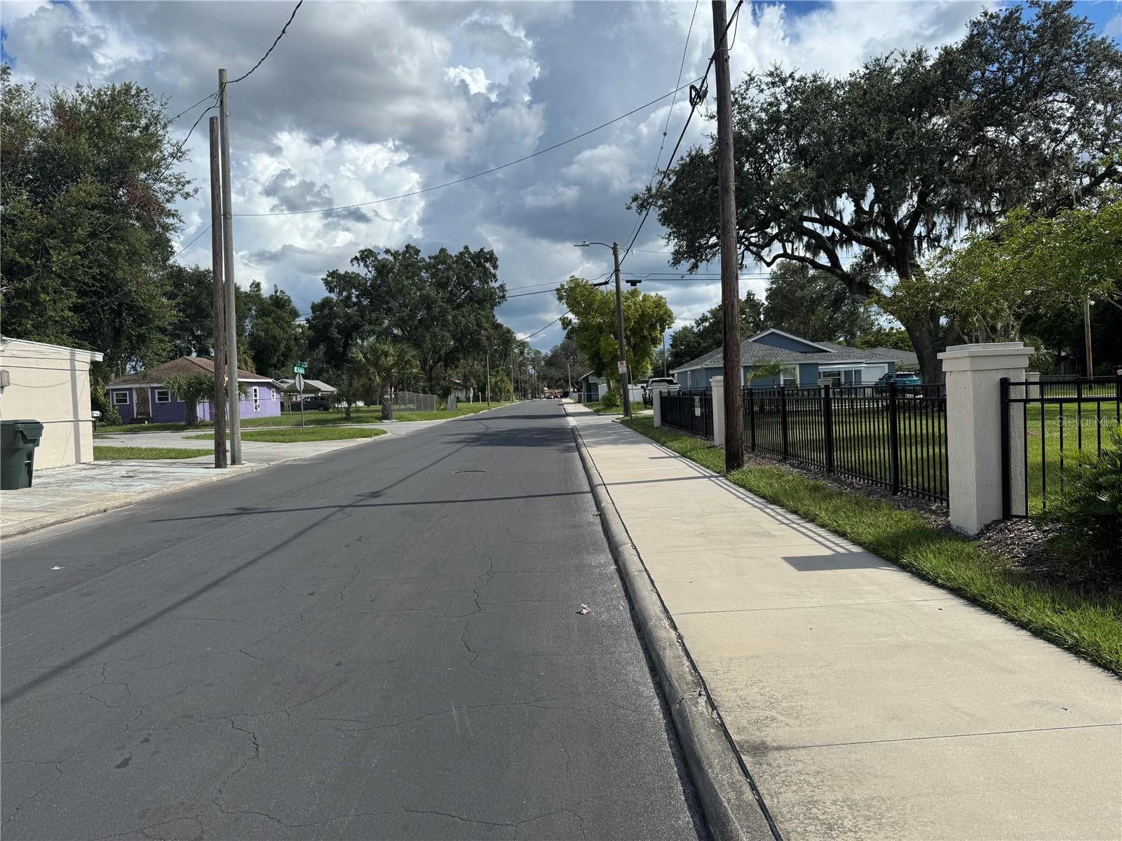 LINCOLN PARK - Commercial Sale