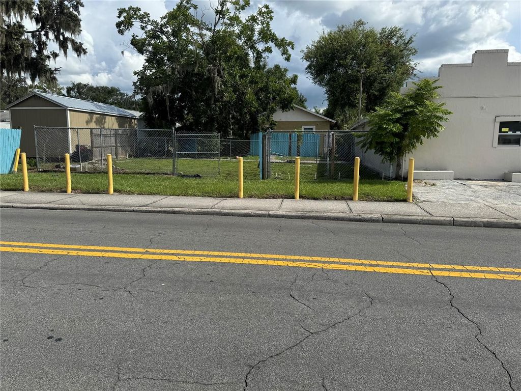 Photo of 618 W 5th Street, Lakeland, FL 33805 (MLS # L4955140)