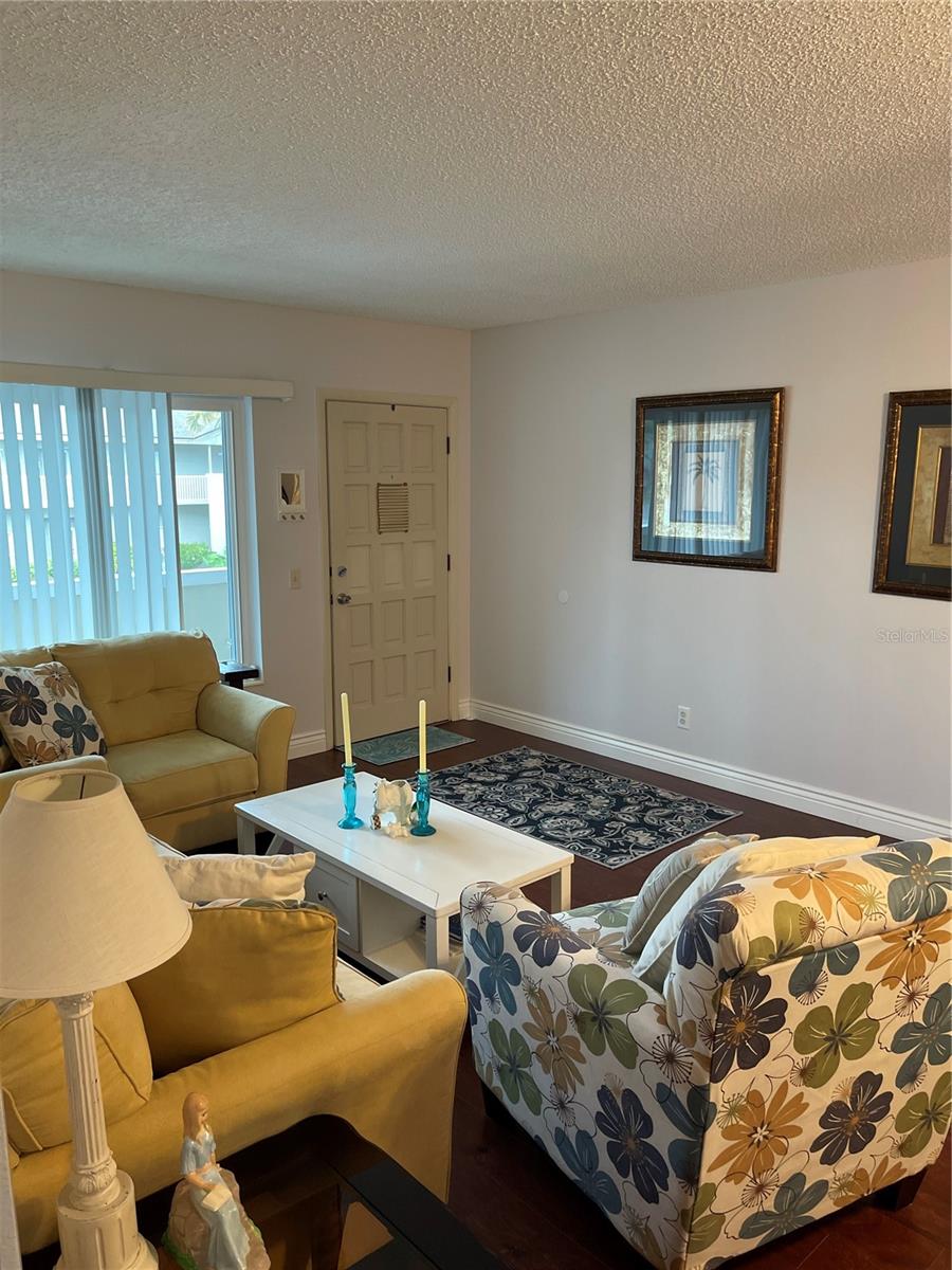 ON TOP OF THE WORLD - Residential