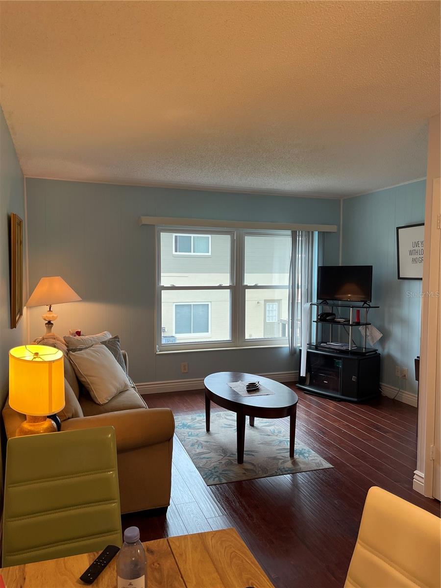 ON TOP OF THE WORLD - Residential