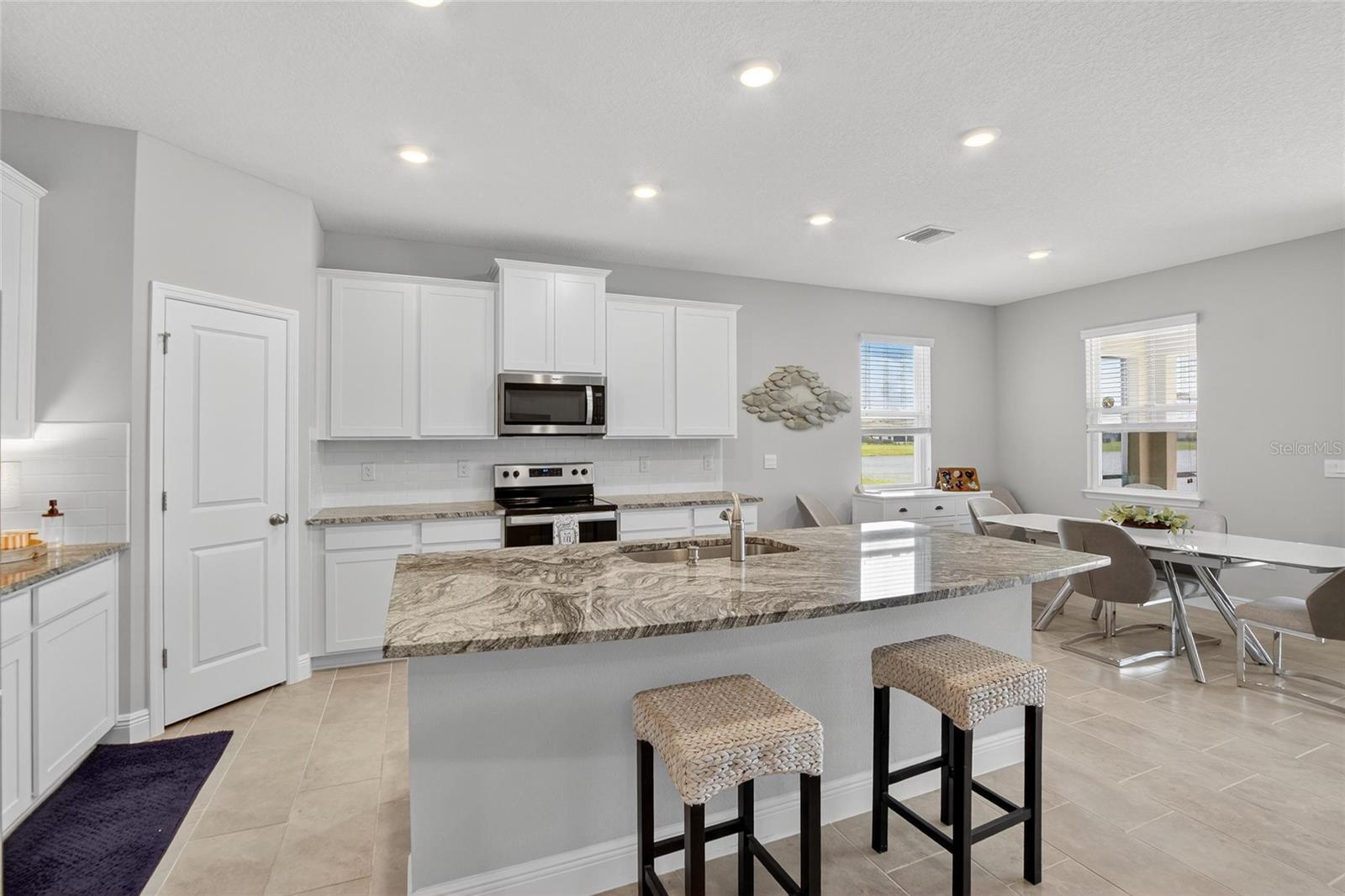 MANGROVE MANOR PH 2 - Residential Lease