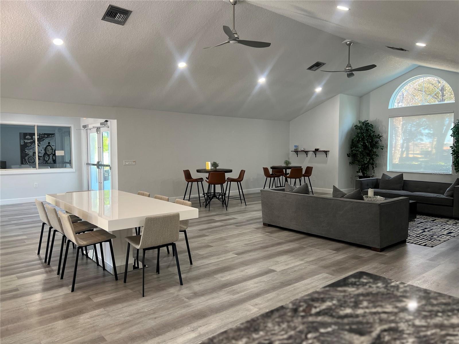 HAMPTONS OF HEATHROW 1 THE - Residential