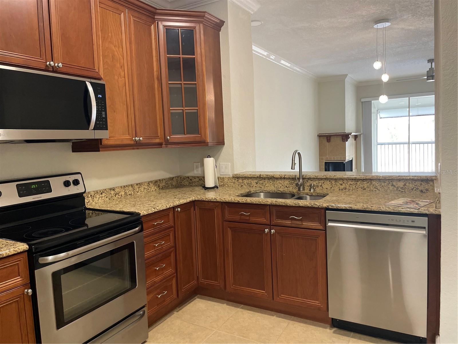 HAMPTONS OF HEATHROW 1 THE - Residential