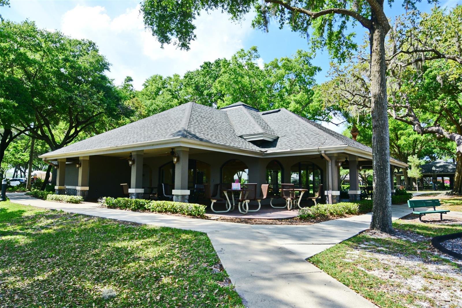 HAMPTONS OF HEATHROW 1 THE - Residential